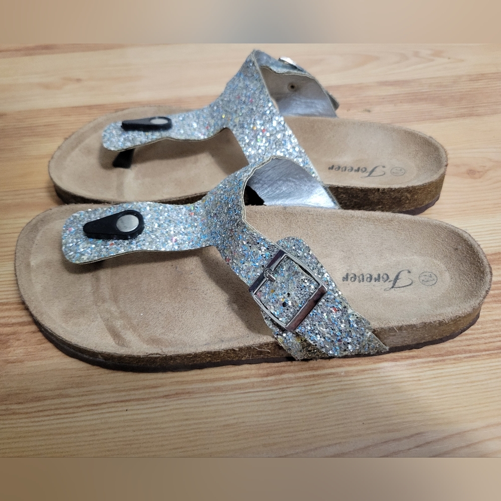 Sandals - Picture 2 of 4